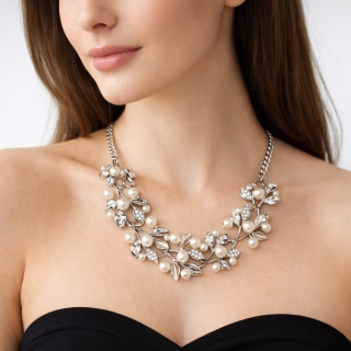 Elegancki Zestaw Biżuterii Naszyjnik + kolczyki z Perłami i Kryształami, Listki srebrne N1072