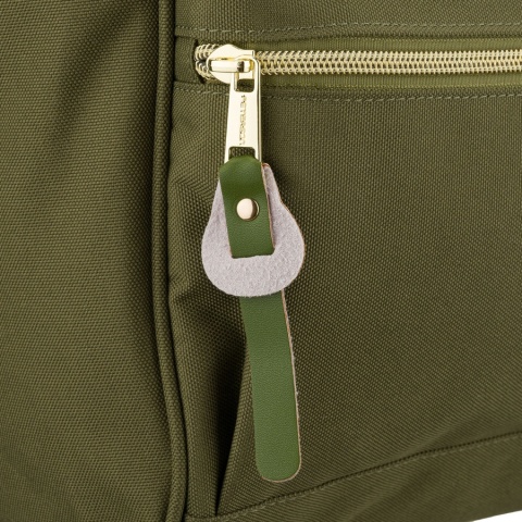 Zielony plecak damski z poliestru z miejscem na laptopa, zawieszony na regulowanych szelkach - Peterson