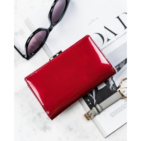 Elegancki, czerwony portfel damski ze skóry naturalnej zamykany na bigiel i zatrzask - 4U Cavaldi