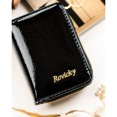 Mały portfel damski ze skóry naturalnej w czarnym kolorze, wyposażony w system RFID - Rovicky